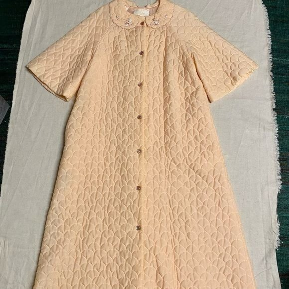 Barbizon Recollection‎ Quilt Robe - Picture 1 of 10